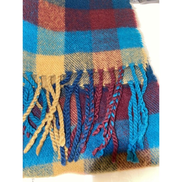 Cashmere Plaid Scarf Made in Scotland - Picture 5 of 5